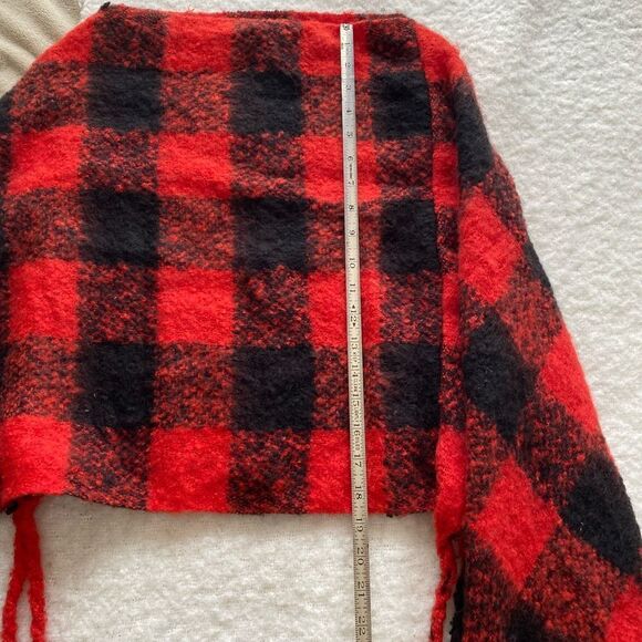 NWT Women's Red and Black Buffalo Check Poncho One Size - Picture 6 of 6